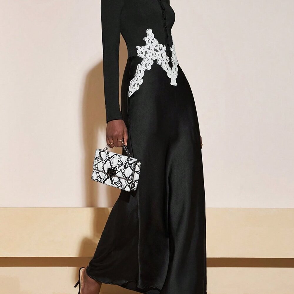 Black Elegant Women's Floral Long Sleeve Maxi Dress - Picture 3 of 8